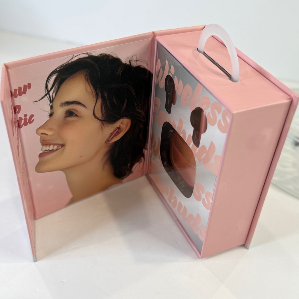 🆕 BEBE Metallic Rose True Wireless Earbuds – Clear Sound, Compact Charging Case